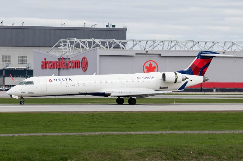 Delta Connection CRJ