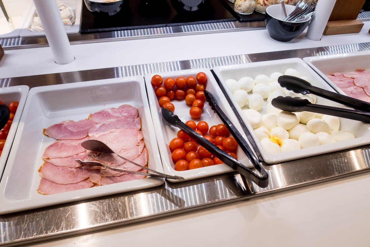 SAS Lounge Copenhagen Food