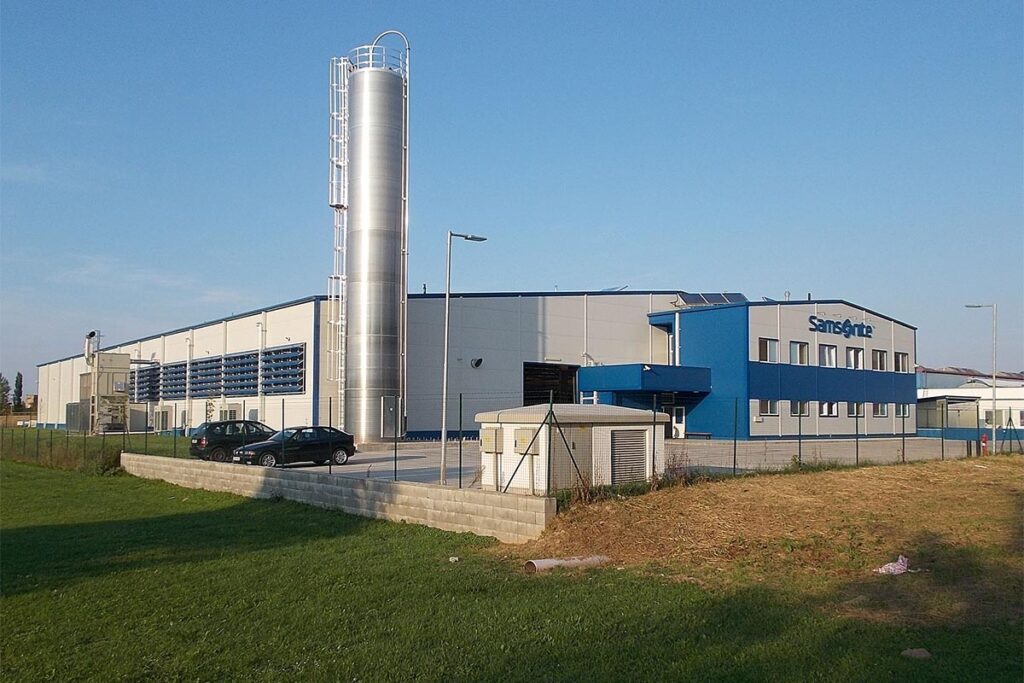 Samsonite vs. Delsey vs. American Tourister Which Luggage Brand to