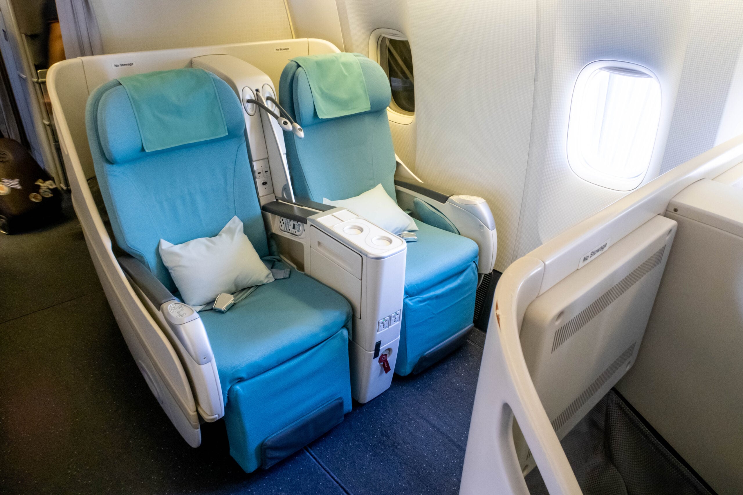 Korean Air 777-300 Business Class (Review & Photos) - KN Aviation