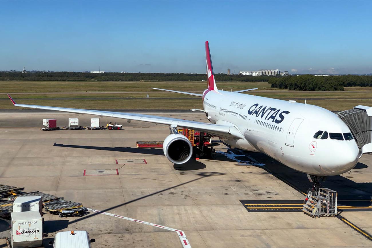 Qantas Discounted Economy Tickets to Earn Less Miles with Alaska Airlines MileagePlan