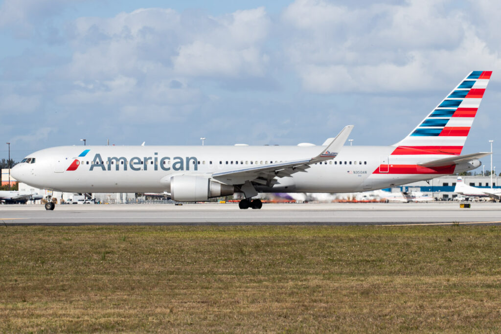 The History of American Airlines Liveries Astrojet, Bare Metal & More