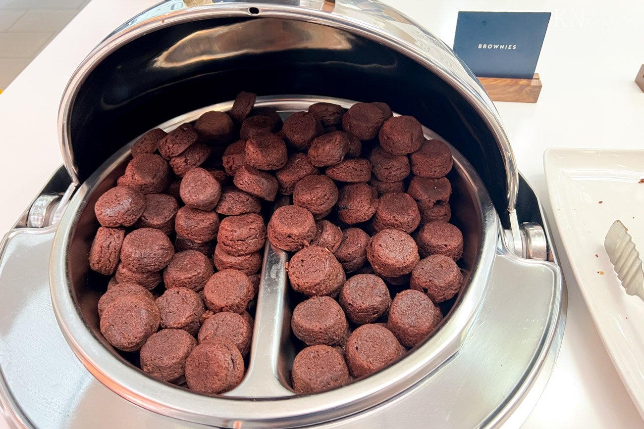 Aspire Lounge (International) Calgary Brownies