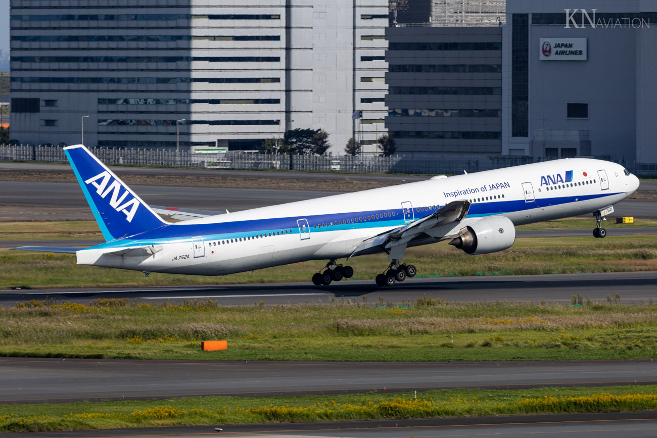 ANA Boeing 777-300