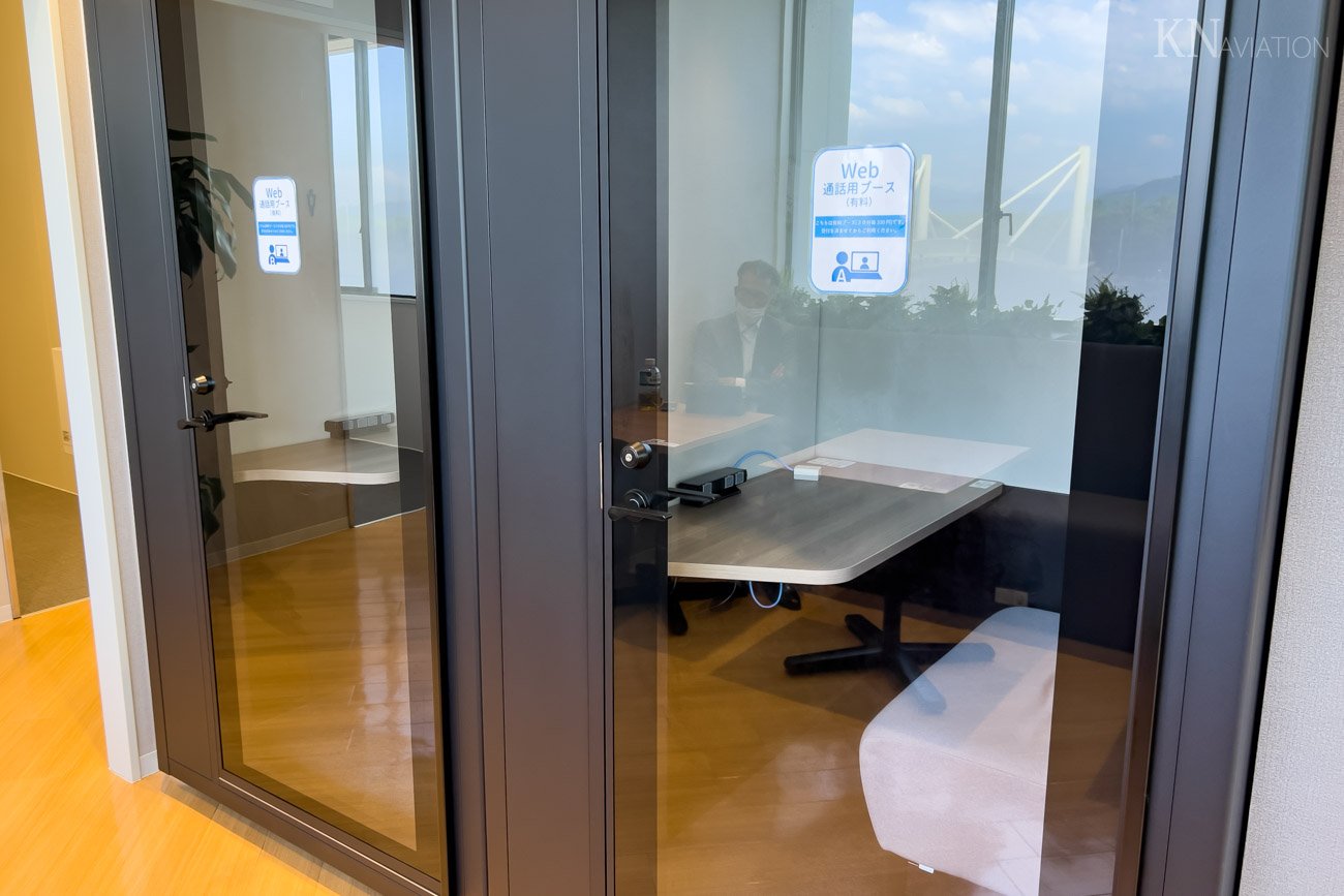 Card Lounge Blue Sky Work Booths