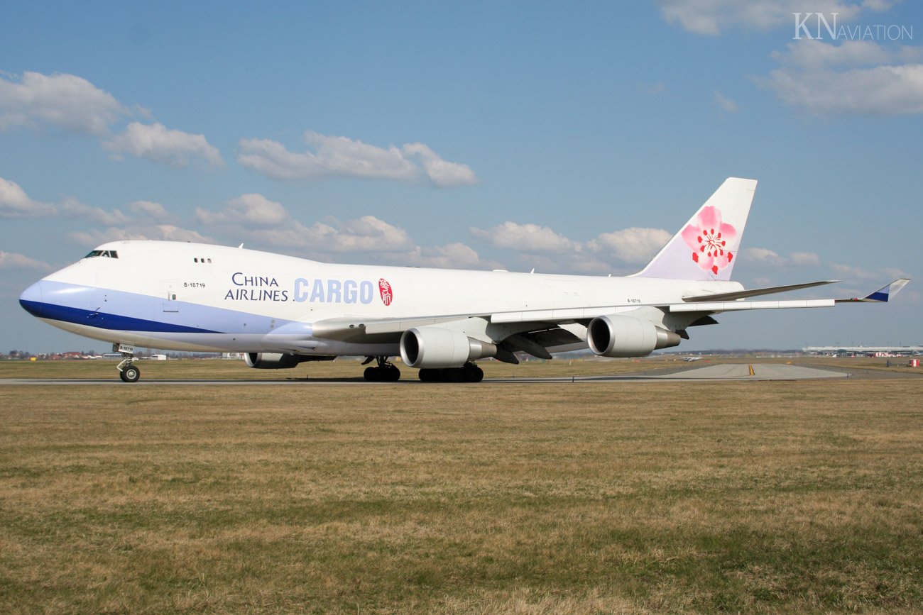 航空機・ヘリコプター 117China Airlines Boeing 747-400 Cargo China Airlines Looking to Downsize Its 747 Freighter Fleet