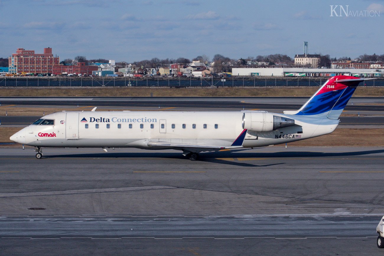 Delta Connection CRJ-200