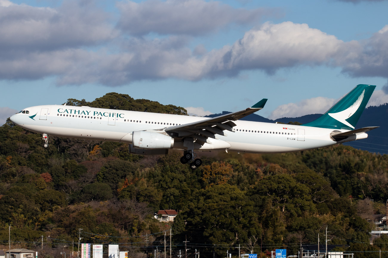 Cathay Pacific Looking to Replace Mid-Sized Widebodies, Issues an